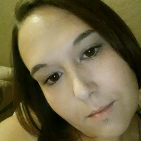 Meet your Posher, Gemma - Picture 1 of 1